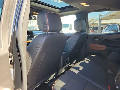 Used 2023 GMC Canyon AT4 w/ Technology Package image 8