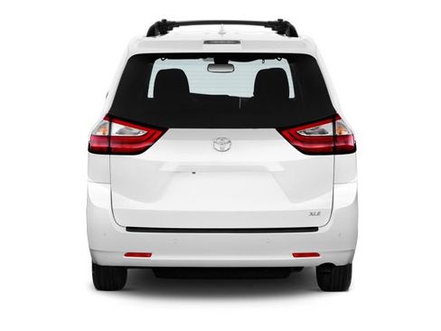 Used 2023 Toyota Sienna XLE image 6