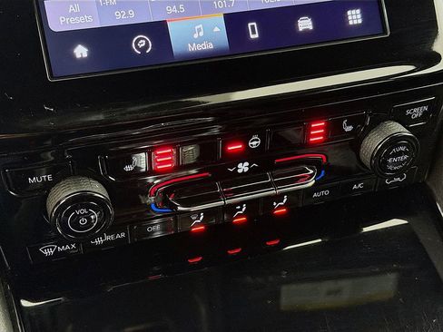 Used 2022 Jeep Grand Cherokee L Altitude image 38