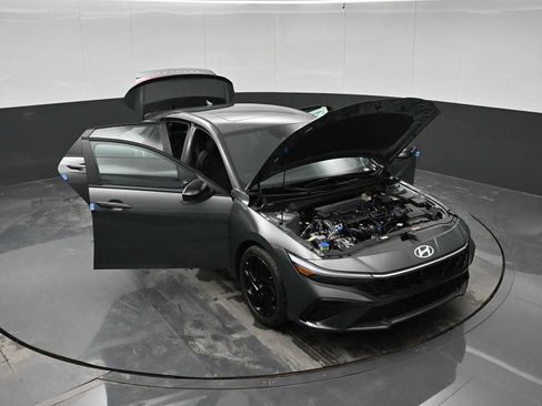 New 2026 Hyundai Elantra SEL Sport FWD image 40