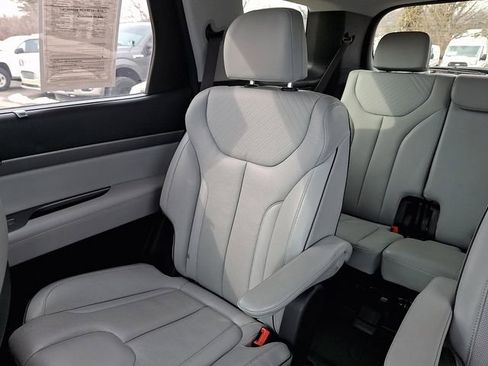 Used 2023 Hyundai Palisade SEL w/ Premium Package AWD/4WD image 18