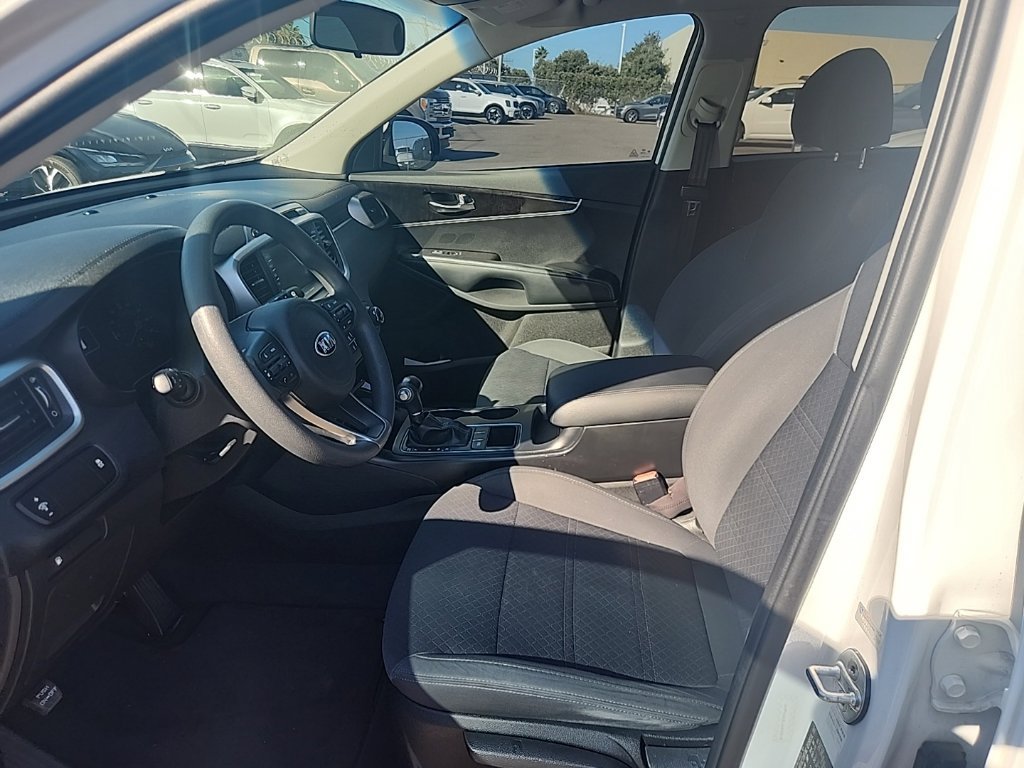 Used 2018 Kia Sorento FWD image 18