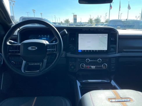 Used 2024 Ford F250 Platinum image 11