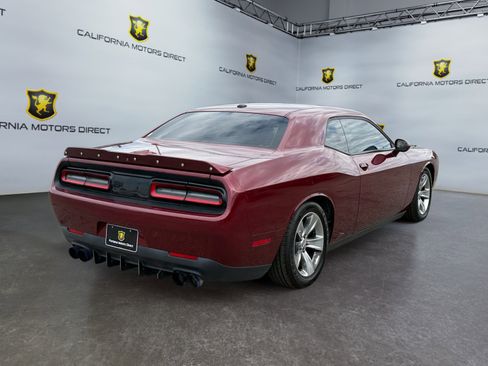 Used 2020 Dodge Challenger SXT RWD image 5