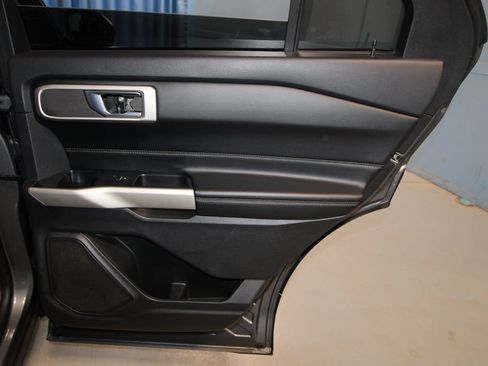 Used 2022 Ford Explorer XLT w/ Equipment Group 202A RWD image 23