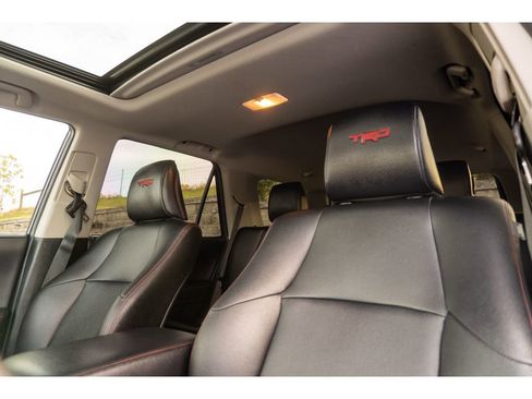 Used 2018 Toyota 4Runner TRD Off-Road Premium AWD/4WD image 33