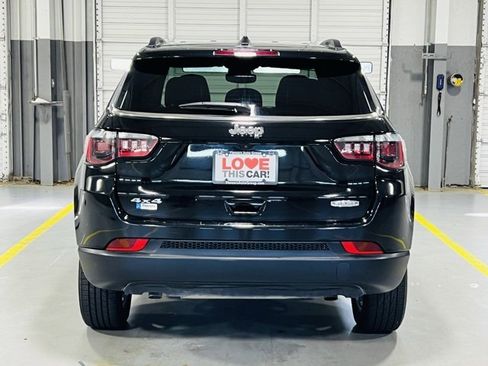 Used 2024 Jeep Compass Latitude image 16