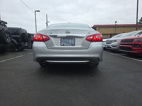 Used 2017 Nissan Altima 2.5 SV image 6