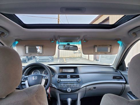 Used 2010 Honda Accord EX image 2