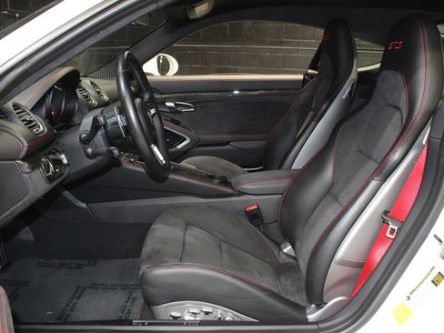 Used 2018 Porsche 718 Cayman GTS image 34