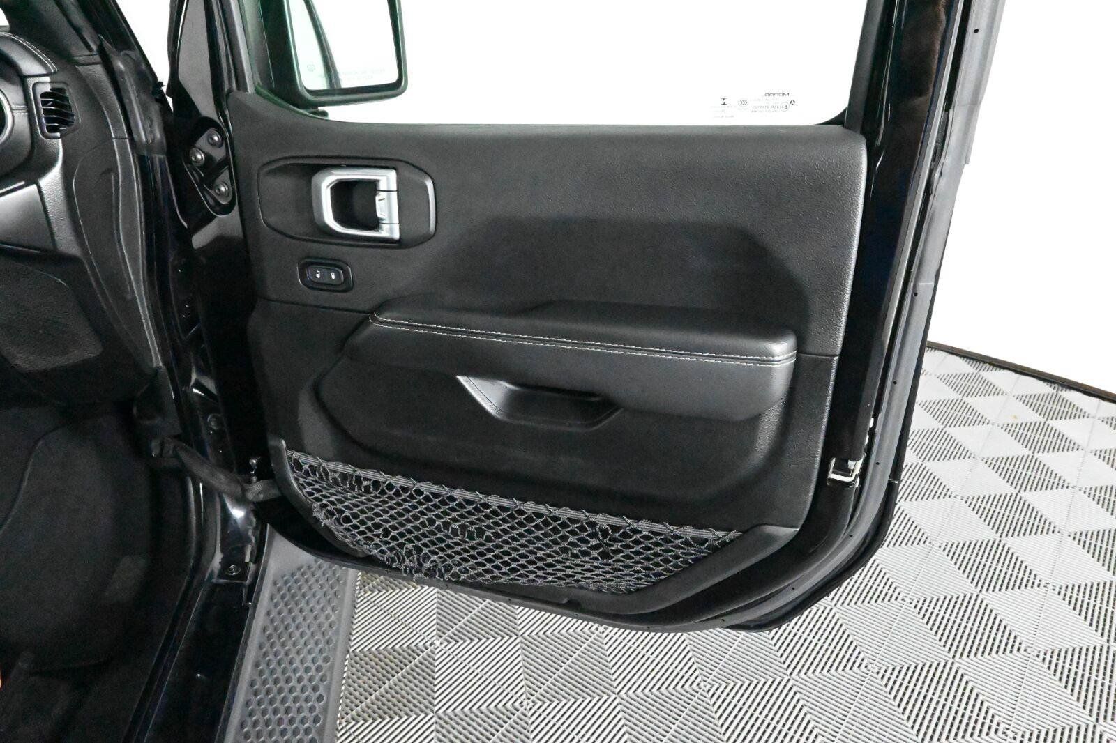 Used 2021 Jeep Wrangler Unlimited Sahara AWD/4WD image 10