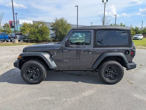 Used 2025 Jeep Wrangler Sport AWD/4WD image 6