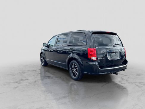 Used 2019 Dodge Grand Caravan GT FWD image 3