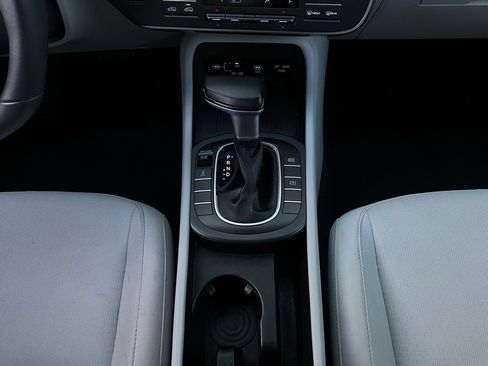 Used 2025 Hyundai Kona SEL image 15