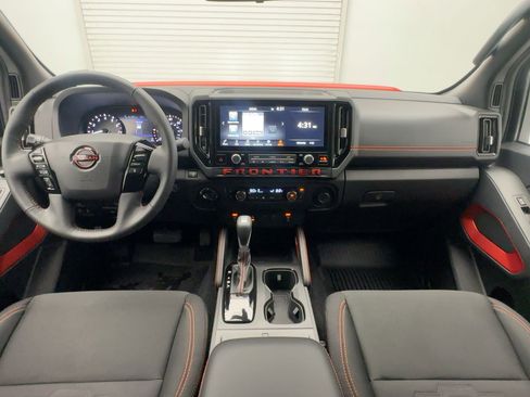 Used 2025 Nissan Frontier PRO-4X w/ Pro Convenience Package image 15