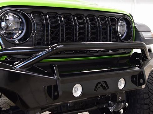 Used 2025 Jeep Wrangler Sport image 11