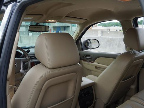 Used 2014 Chevrolet Tahoe LT image 9