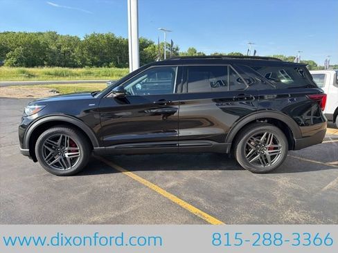 New 2026 Ford Explorer ST-Line w/ ST-Line Street Pack AWD/4WD image 4