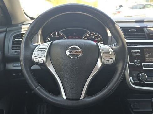Used 2018 Nissan Altima 2.5 SL FWD image 13