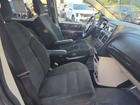 Used 2017 Dodge Grand Caravan SE FWD image 15