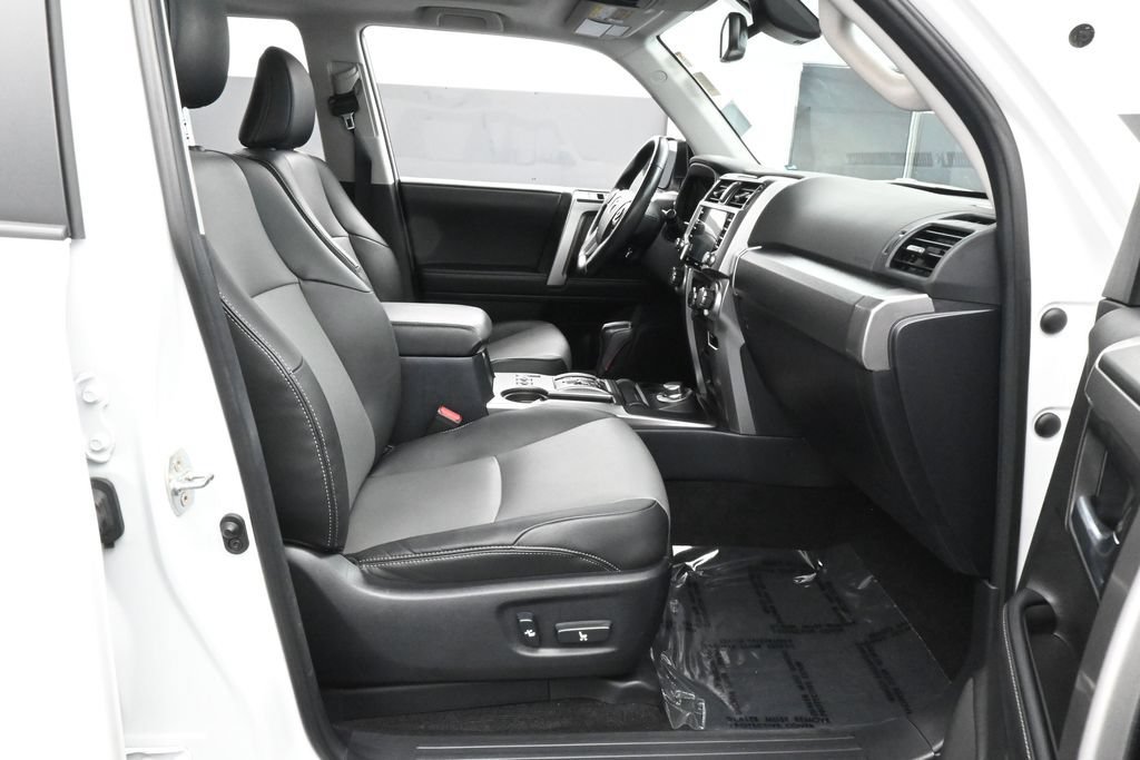 Used 2024 Toyota 4Runner SR5 Premium w/ Moonroof Package AWD/4WD image 42