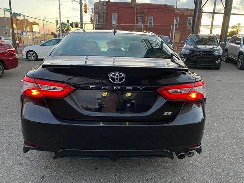 Used 2019 Toyota Camry SE FWD image 10