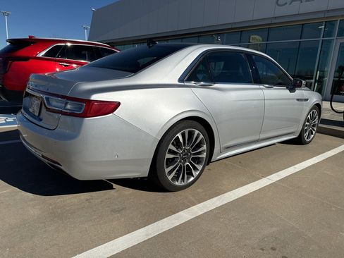 Used 2018 Lincoln Continental Reserve image 3