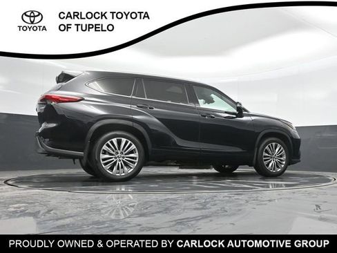Used 2023 Toyota Highlander Platinum image 45