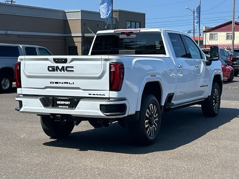 New 2026 GMC Sierra 2500 Denali Ultimate w/ LPO, Black Badging Package AWD/4WD image 5