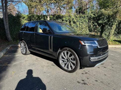 New 2026 Land Rover Range Rover SE image 3