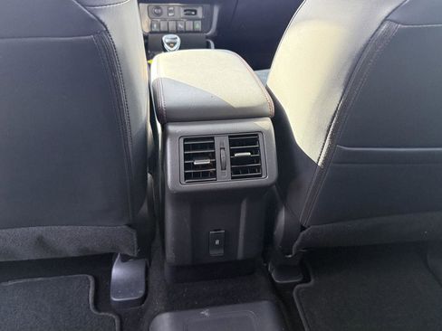 Used 2022 Mitsubishi Outlander LE image 25