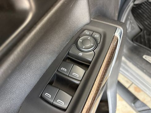 Used 2021 Chevrolet Silverado 1500 LT Trail Boss w/ Bed Protection Package AWD/4WD image 11