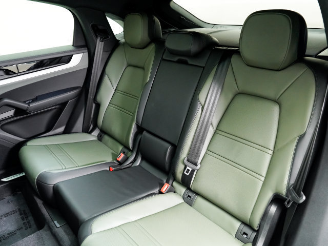 Certified 2026 Porsche Cayenne Coupe AWD/4WD image 26