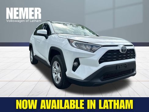 Used 2019 Toyota RAV4 XLE w/ Convenience Package AWD/4WD image 5