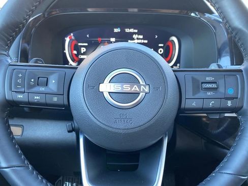 Used 2024 Nissan Pathfinder Platinum image 18