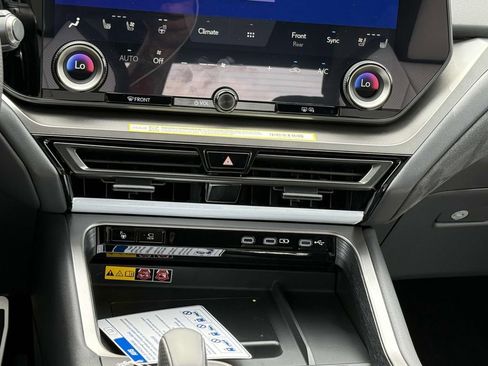 Used 2025 Lexus TX 500h F SPORT Premium image 15