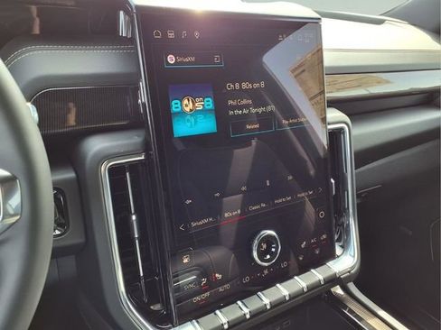 New 2026 GMC Yukon XL Elevation image 10