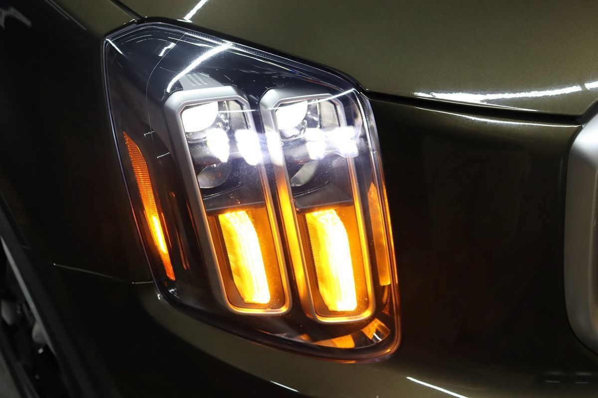 Used 2024 Kia Telluride EX w/ EX Captain's Chair Package FWD image 10