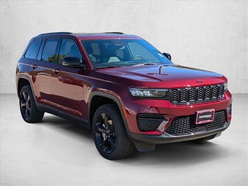 New 2024 Jeep Grand Cherokee Altitude image 7