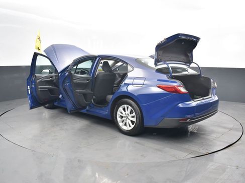 Used 2025 Toyota Camry LE image 54