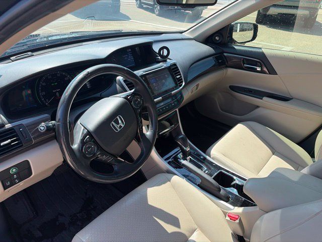 Used 2017 Honda Accord EX-L image 10