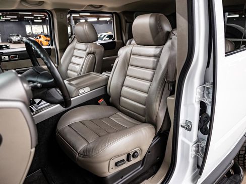 Used 2003 HUMMER H2 w/ Preferred Equipment Group image 39