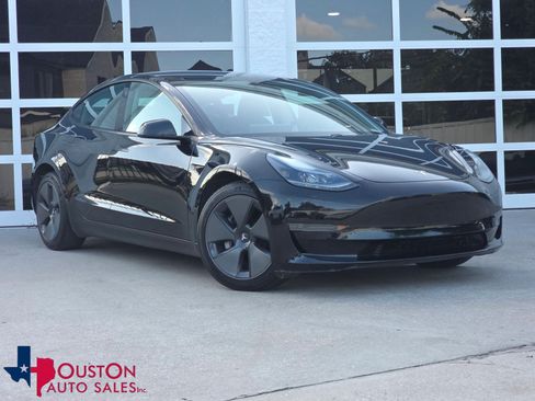Used 2021 Tesla Model 3 Standard Range Plus RWD image 1