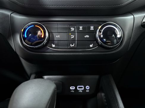 Used 2023 Chevrolet TrailBlazer LT AWD/4WD image 22