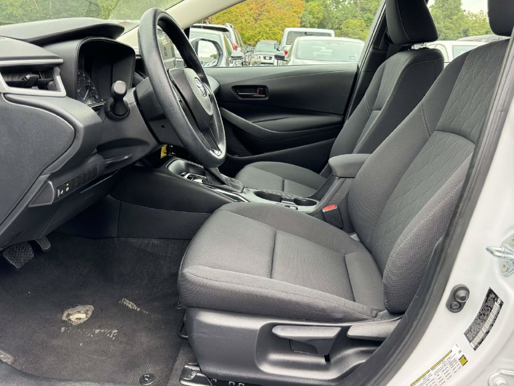Used 2025 Toyota Corolla LE FWD image 20