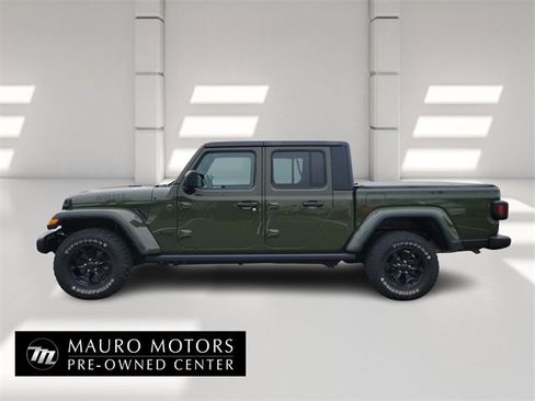 Used 2022 Jeep Gladiator Willys image 6