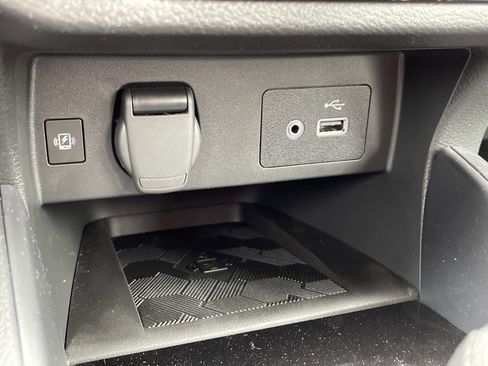 New 2025 Nissan Versa SV w/ Trunk Package image 21