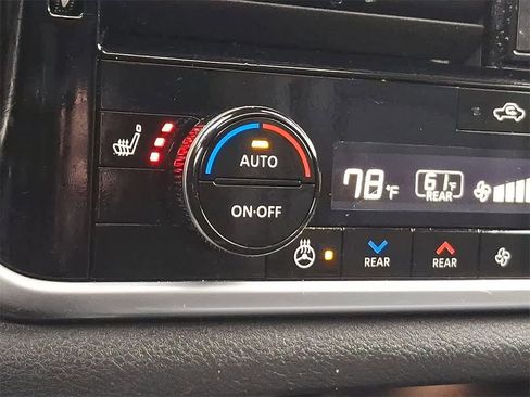 Used 2022 Nissan Rogue SL w/ SL Premium Package image 19