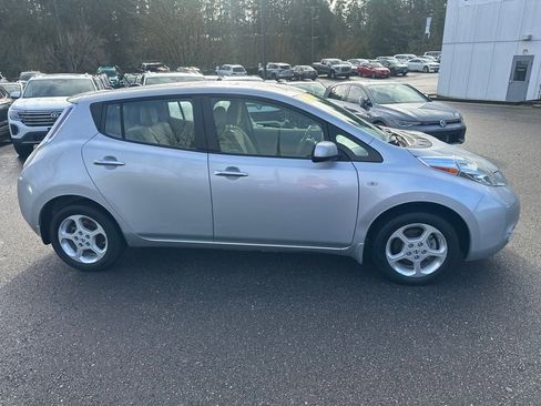Used 2012 Nissan Leaf SL w/ Eco Design Pkg image 2