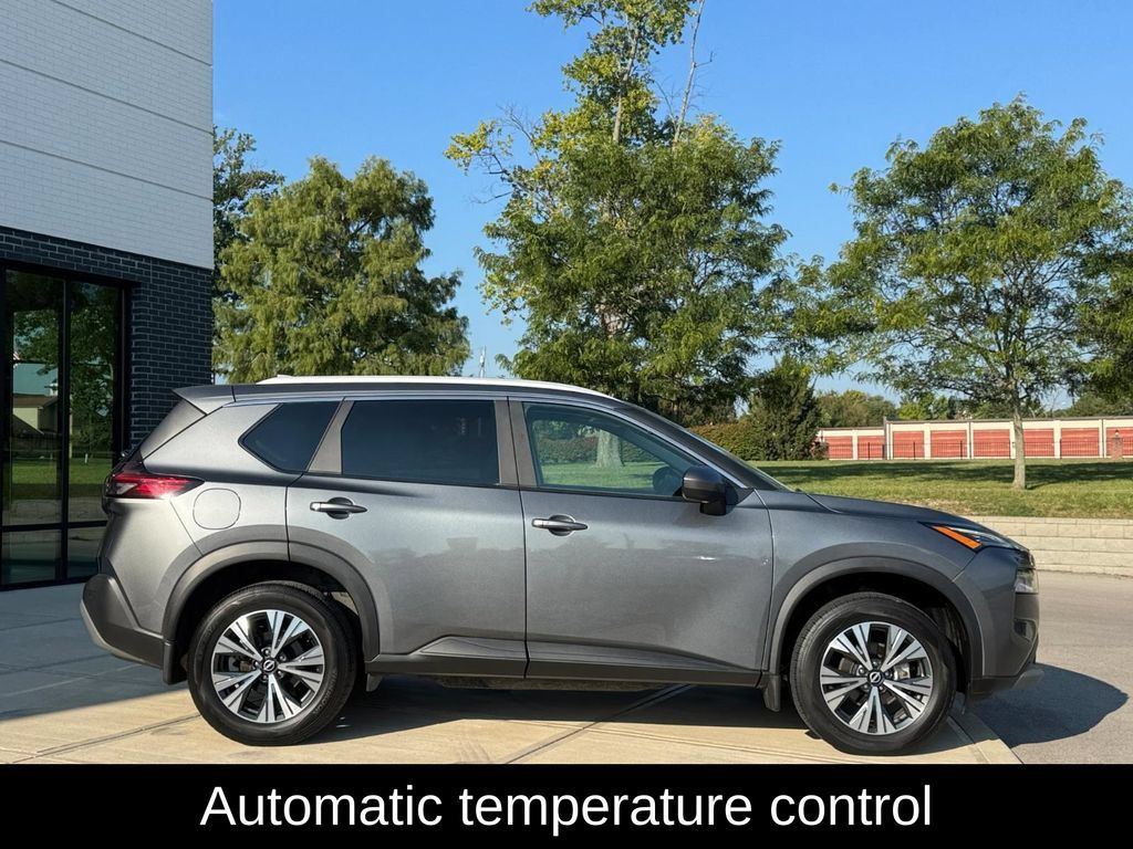 Used 2023 Nissan Rogue SV w/ SV Premium B Package AWD/4WD image 3